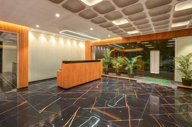 Pinnacle Grand Hotel Ahmedabad Exterior foto