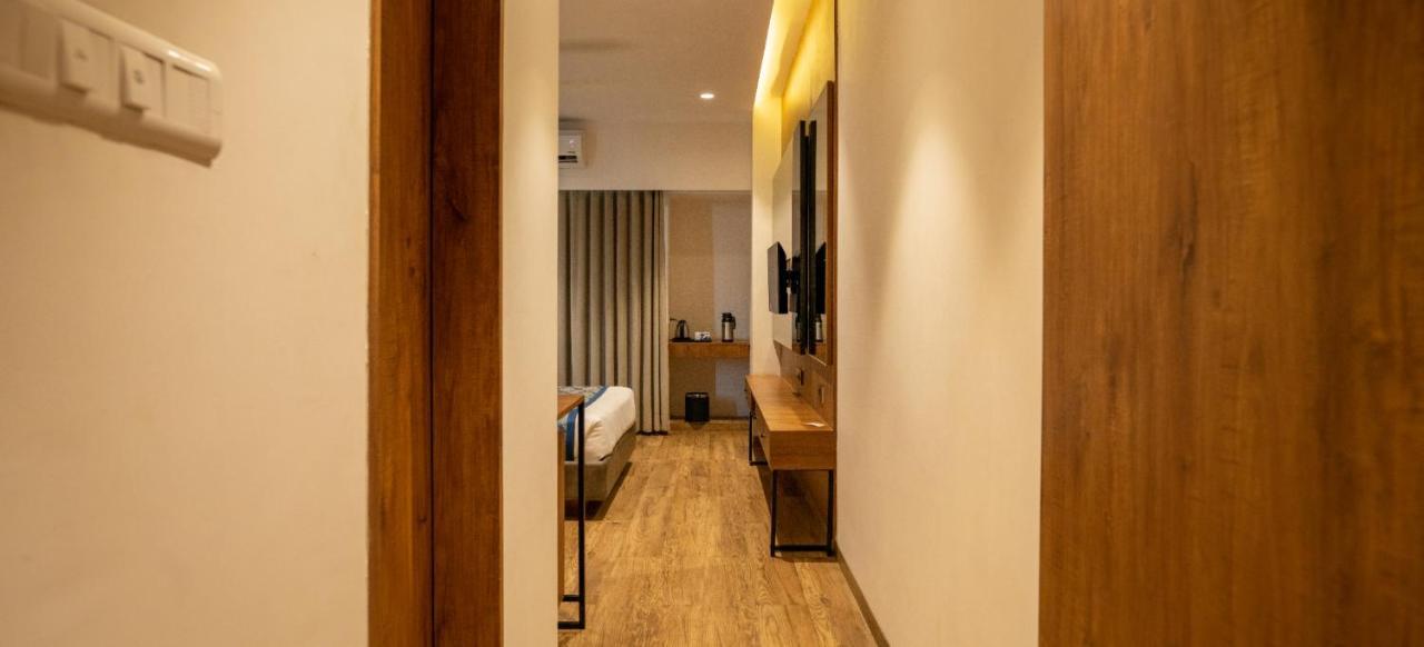 Pinnacle Grand Hotel Ahmedabad Exterior foto